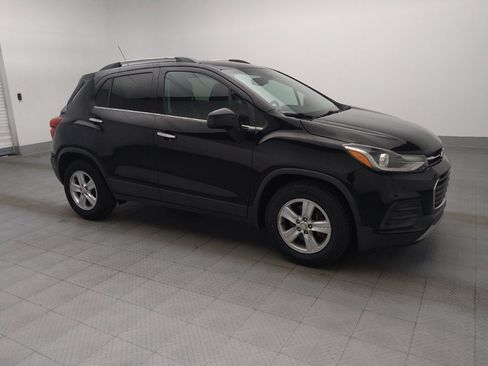 Used 2017 Chevrolet Trax LT w/ LT Convenience Package FWD image 11