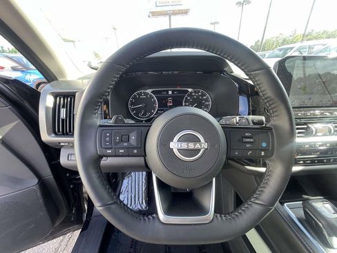 Used 2024 Nissan Pathfinder SL w/ SL Premium Package image 21