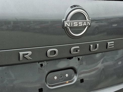 Used 2024 Nissan Rogue S AWD/4WD image 29