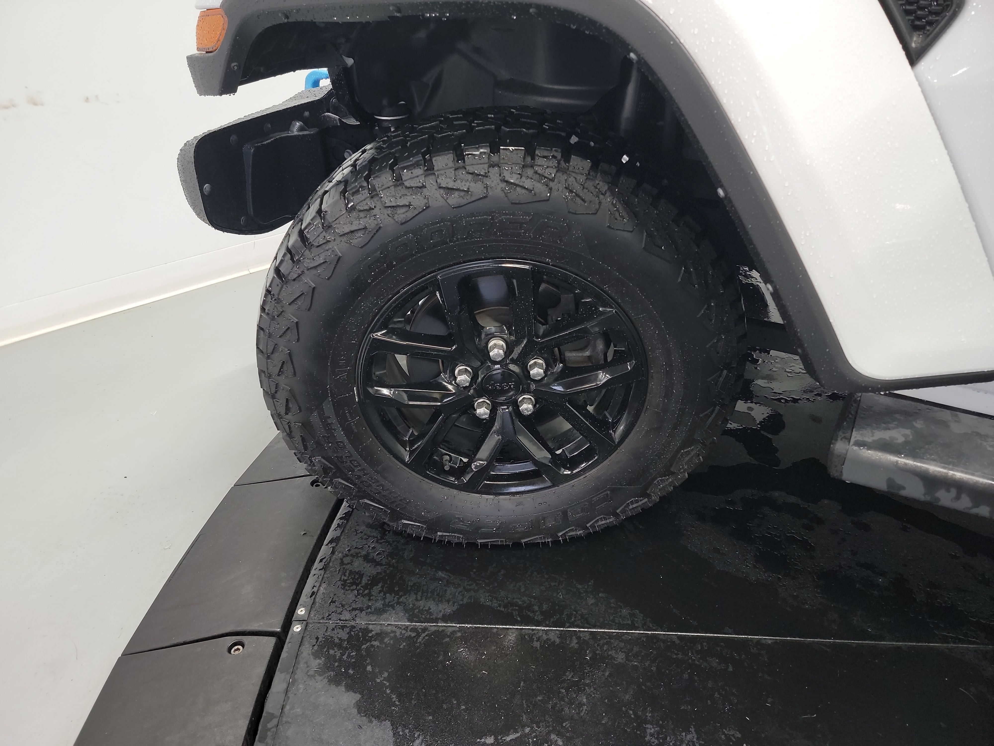 Used 2022 Jeep Gladiator Sport AWD/4WD image 30