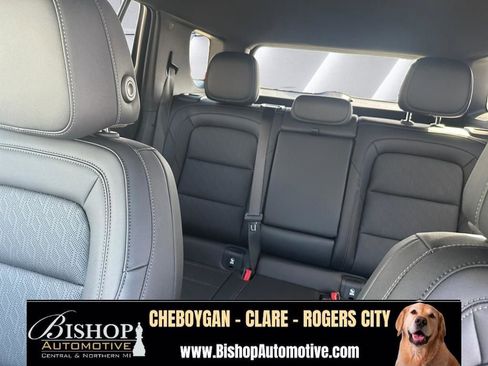 Used 2025 Chevrolet Equinox LT w/ Convenience Package II AWD/4WD image 23