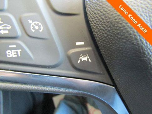 Used 2024 Chevrolet Equinox LT AWD/4WD image 8
