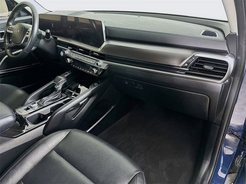 Certified 2023 Kia Telluride S w/ S Sunroof Package image 35