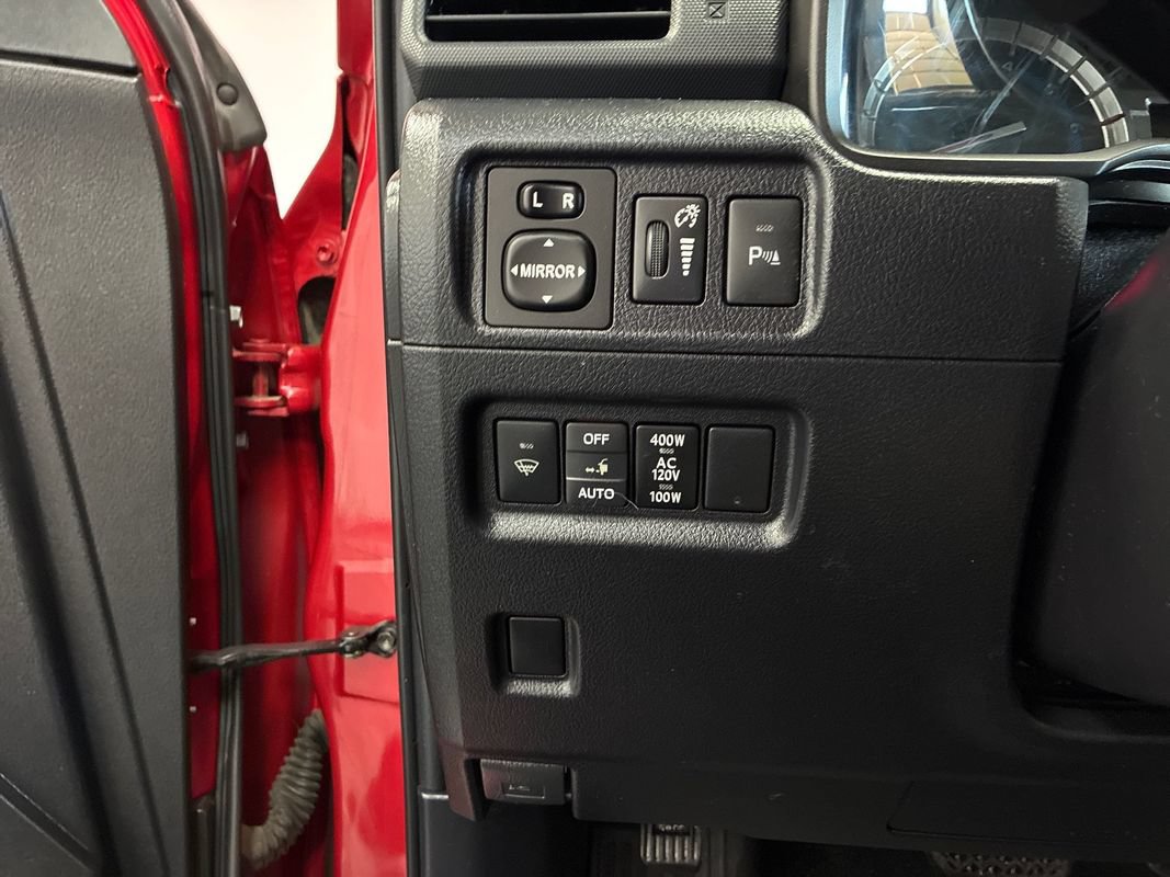 Used 2018 Toyota 4Runner Limited AWD/4WD image 12