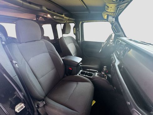 Used 2023 Jeep Wrangler Unlimited w/ Cold Weather Group AWD/4WD image 32