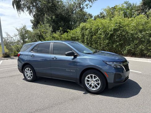 Used 2024 Chevrolet Equinox LS w/ LS Convenience Package FWD image 1