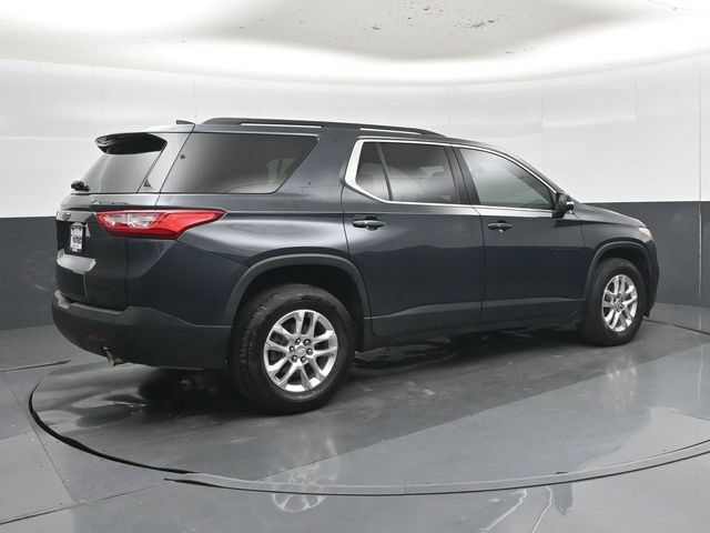 Used 2021 Chevrolet Traverse LT w/ LPO, Blackout Package FWD image 33
