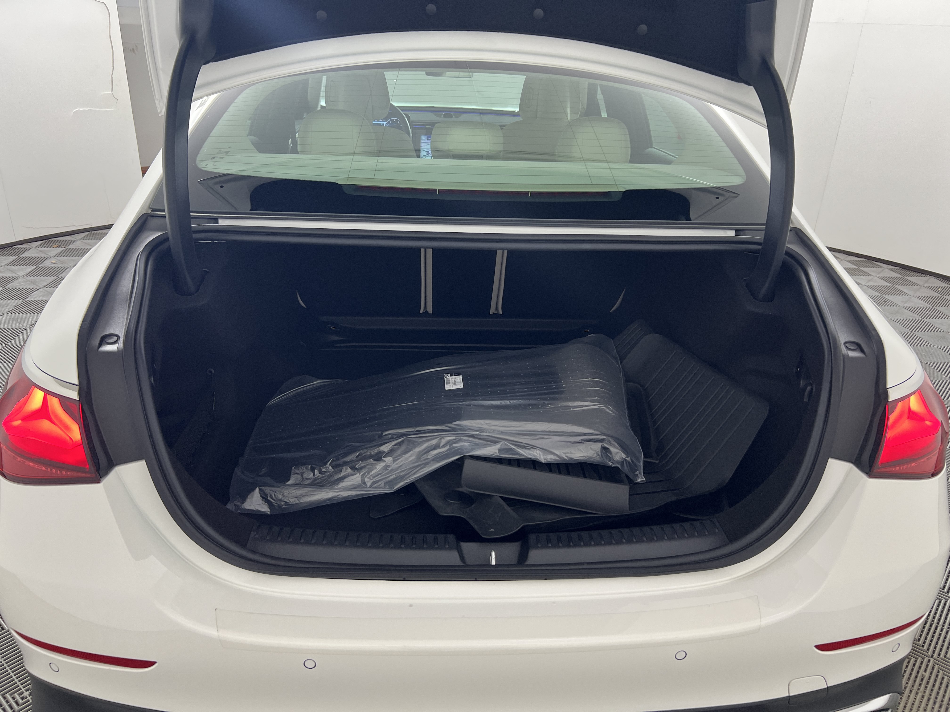 Certified 2026 Mercedes-Benz E 350 4MATIC Sedan image 19