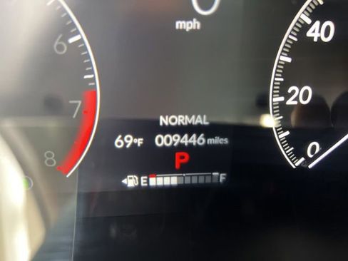 Certified 2025 Honda HR-V LX image 27