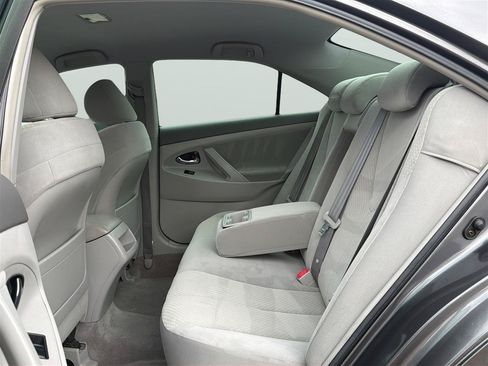 Used 2007 Toyota Camry LE FWD image 16