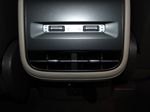 Used 2025 Lincoln Nautilus Reserve AWD/4WD image 34