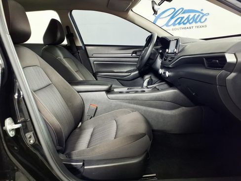 Used 2024 Nissan Altima 2.5 S FWD image 13