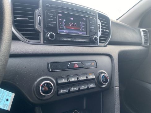 Used 2019 Kia Sportage LX image 12