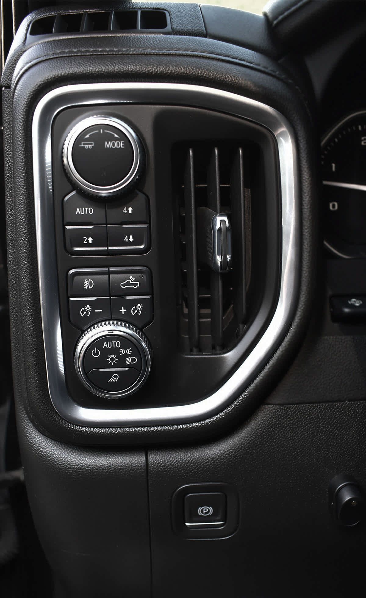 Used 2022 GMC Sierra 2500 Denali w/ Denali Ultimate Package AWD/4WD image 22