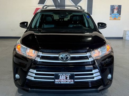 Used 2019 Toyota Highlander XLE AWD/4WD image 3