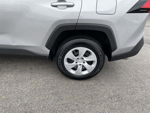 Used 2024 Toyota RAV4 LE image 10