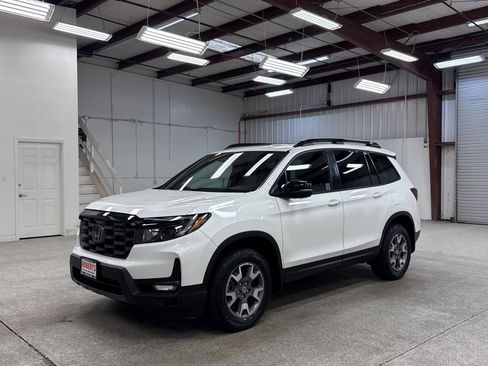 Used 2022 Honda Passport TrailSport image 1