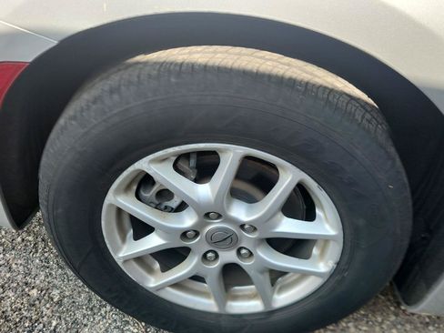 Used 2023 Chrysler Pacifica Touring-L FWD image 3