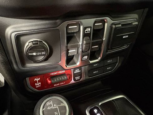 New 2026 Jeep Gladiator Rubicon w/ Whitecap Package AWD/4WD image 34