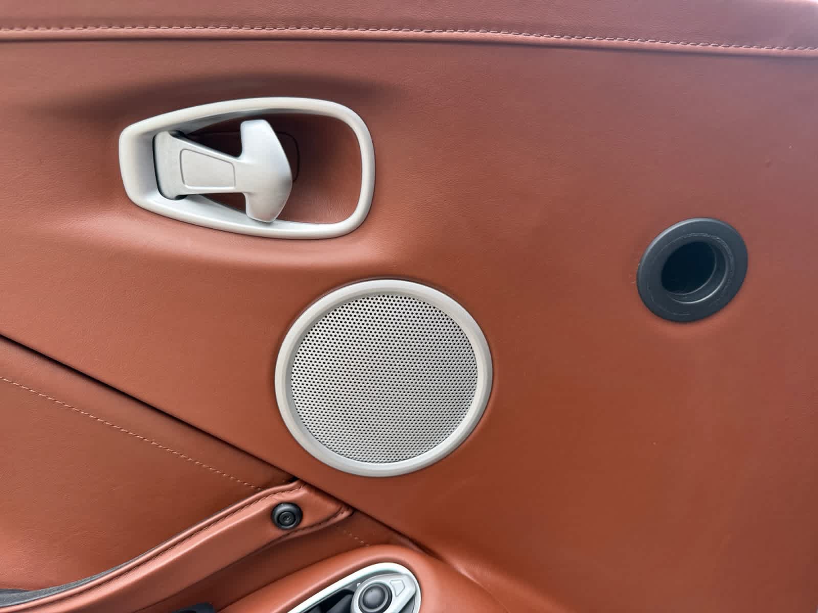 Used 2019 Aston Martin V8 Vantage Coupe RWD image 24