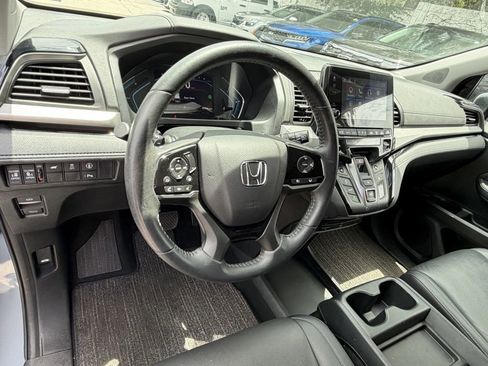 Used 2023 Honda Odyssey Touring image 18