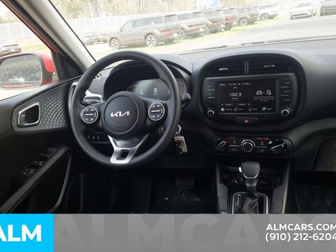 Used 2025 Kia Soul LX w/ LX Technology Package image 20