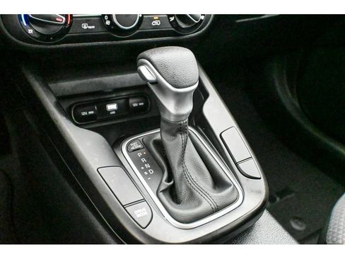 Used 2025 Kia Soul LX image 24