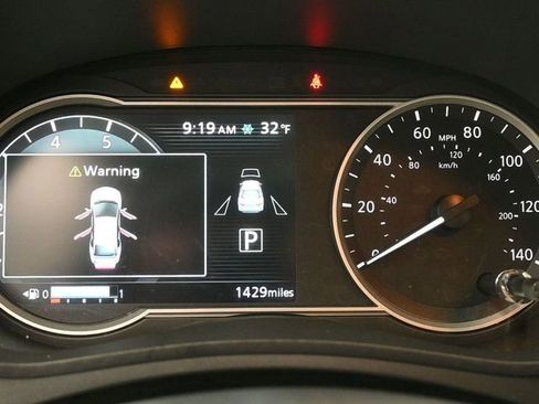 Used 2025 Nissan Versa SV w/ Trunk Package image 19