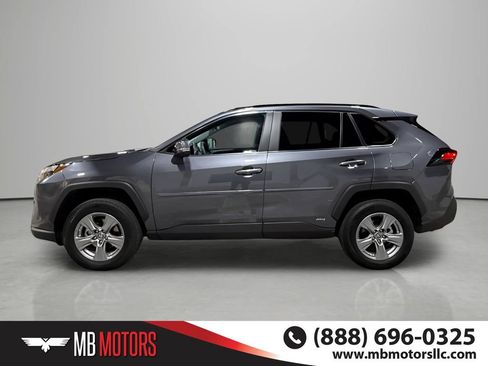 Used 2024 Toyota RAV4 LE AWD/4WD image 8
