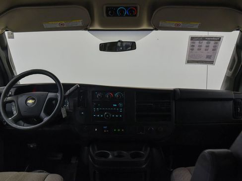 Used 2017 Chevrolet Express 3500 LT w/ LT Preferred Equipment Group RWD image 25