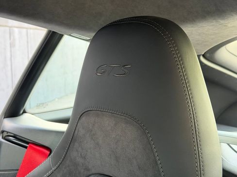 Used 2018 Porsche 718 Cayman RWD image 26