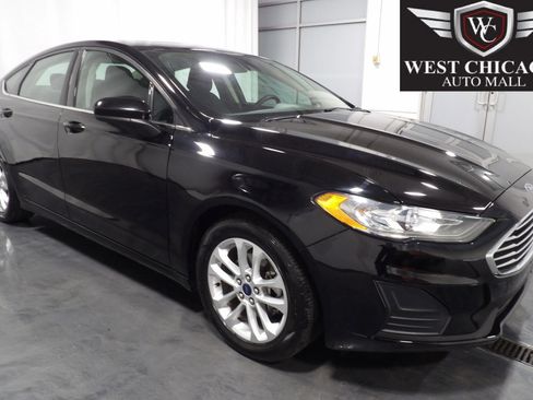 Used 2020 Ford Fusion SE image 1