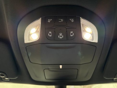 Used 2025 Chrysler Pacifica Select FWD image 22