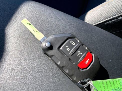 Certified 2025 Jeep Wrangler Willys image 12