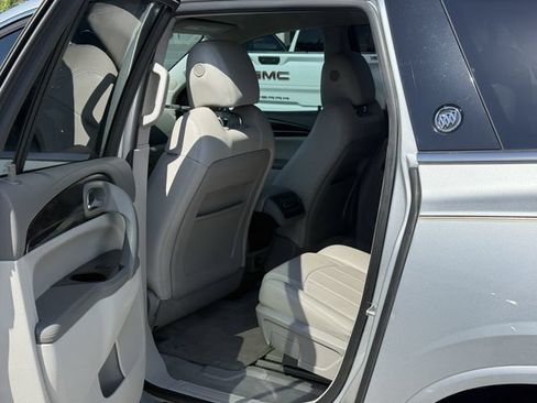 Used 2017 Buick Enclave Leather FWD image 28