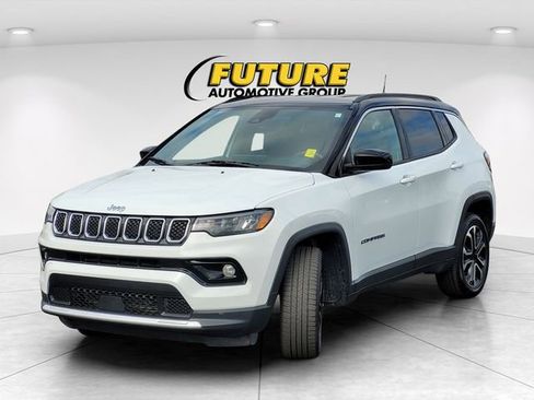 Used 2024 Jeep Compass Limited image 3