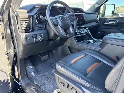 Used 2024 GMC Sierra 2500 AT4 w/ Technology Package image 10