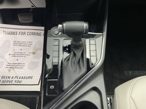 Used 2025 Kia Niro EX FWD image 18