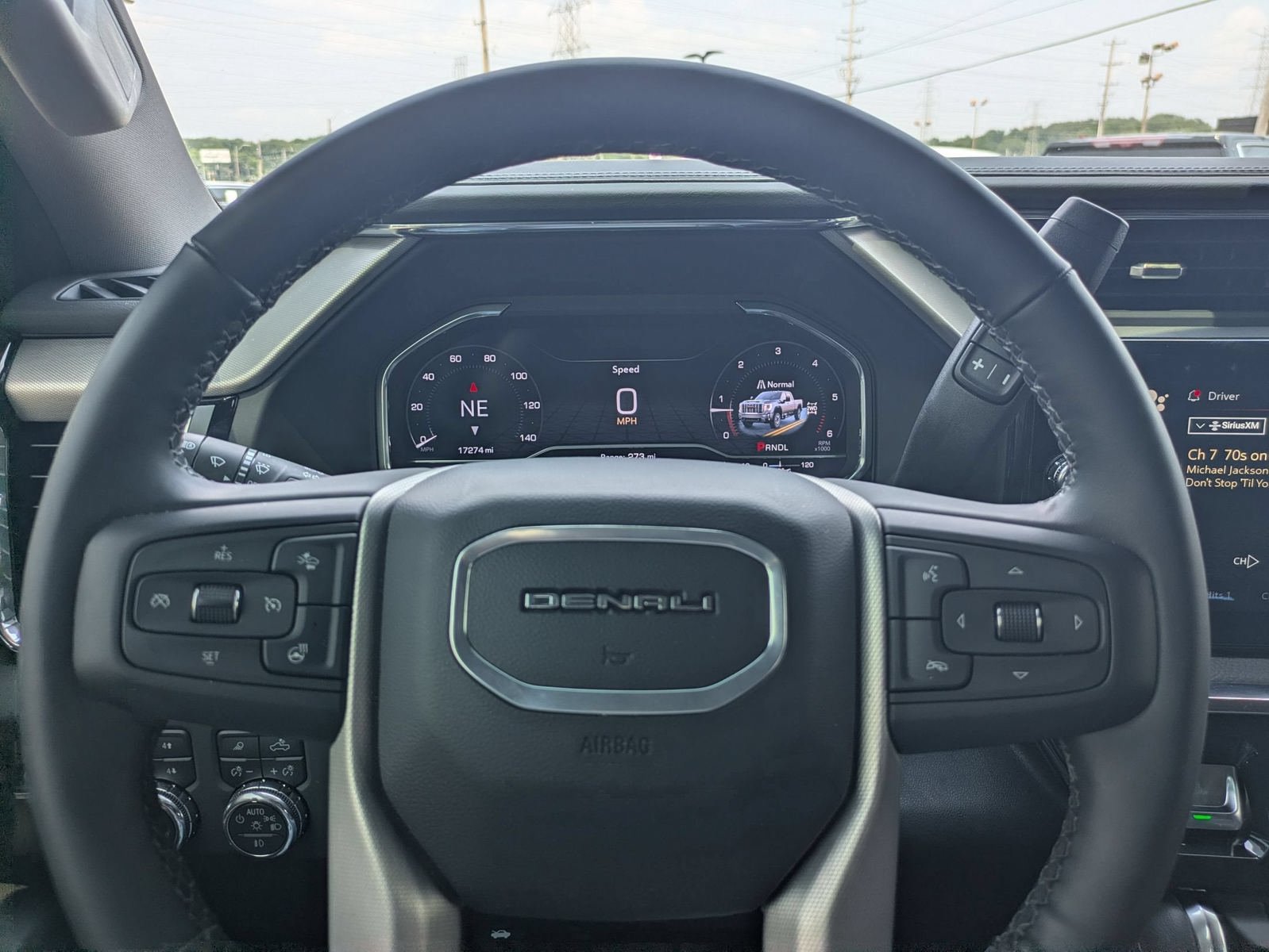 Used 2025 GMC Sierra 2500 Denali w/ Technology Package AWD/4WD image 12