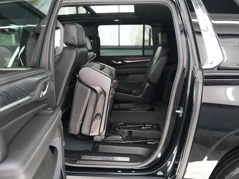 Used 2022 GMC Yukon XL Denali AWD/4WD image 31
