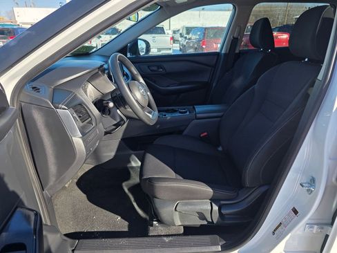 Used 2024 Nissan Rogue S image 16