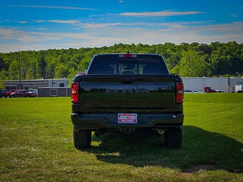 New 2026 RAM 1500 Express AWD/4WD image 4