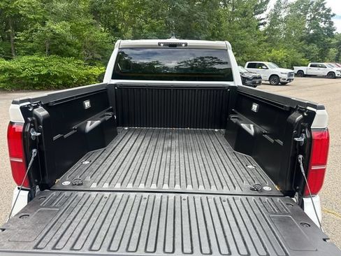 New 2026 Toyota Tacoma TRD Off-Road AWD/4WD image 9