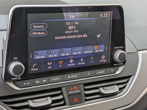 Used 2025 Nissan Altima 2.5 SR FWD image 18