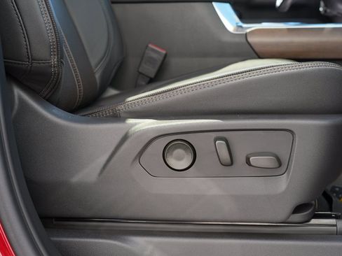 Used 2024 Chevrolet Silverado 3500 High Country w/ High Country Premium Package AWD/4WD image 33