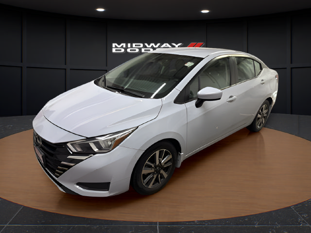 Used 2024 Nissan Versa SV w/ Electronics Package FWD image 2