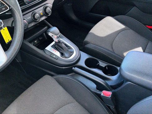 Used 2022 Kia Forte LXS image 14