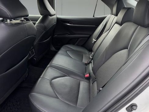 Used 2024 Toyota Camry XSE FWD image 9