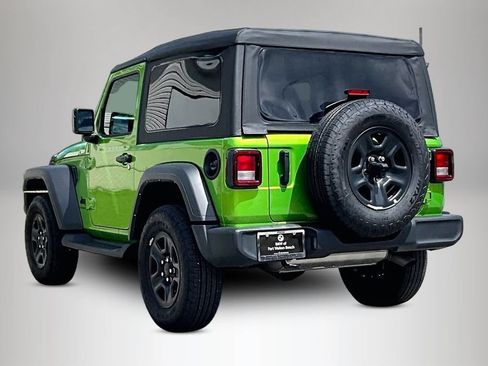 Used 2025 Jeep Wrangler Sport AWD/4WD image 4