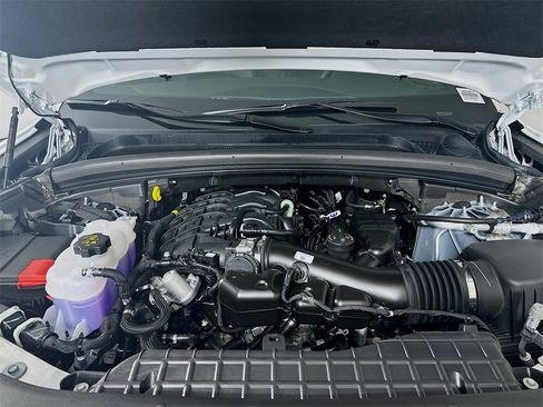 New 2025 Jeep Grand Cherokee Altitude image 17